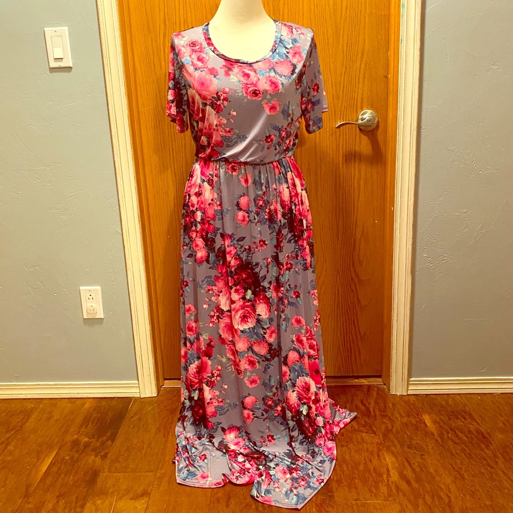 NWOT floral maxi dress.